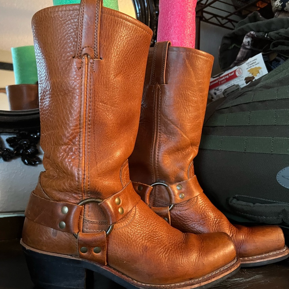 Frye Harness 14” Chestnut
